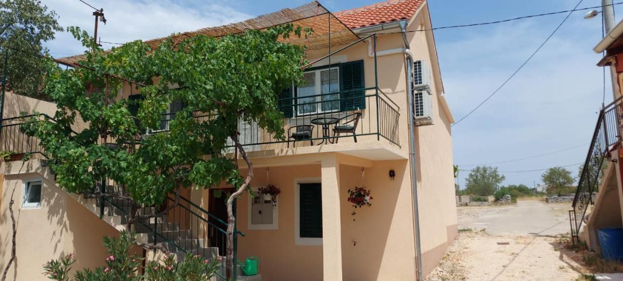 Apartments Lucky Lozovac Luaran gambar